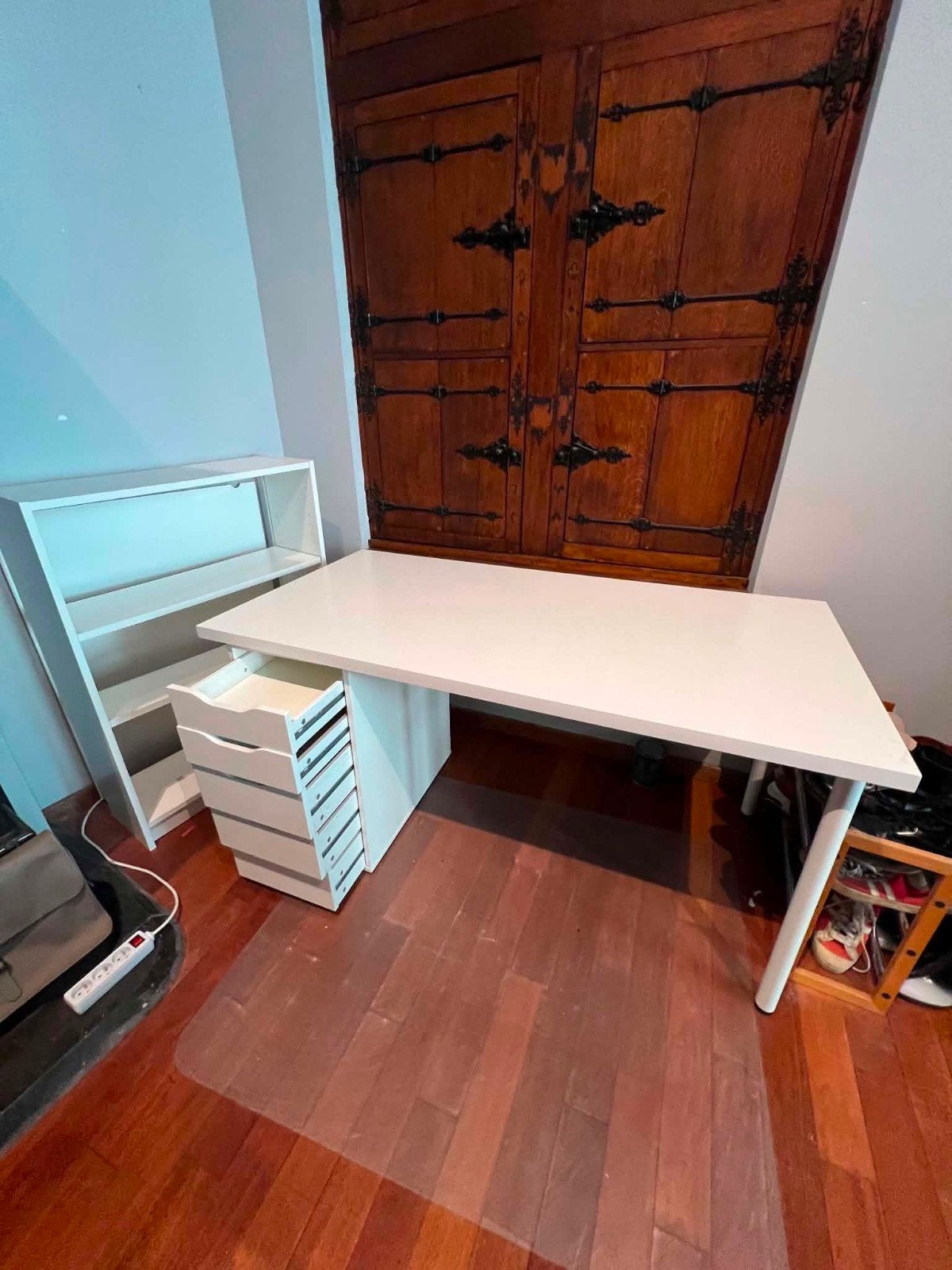 Ikea bureau en boekenlast, Ophalen, IKEA