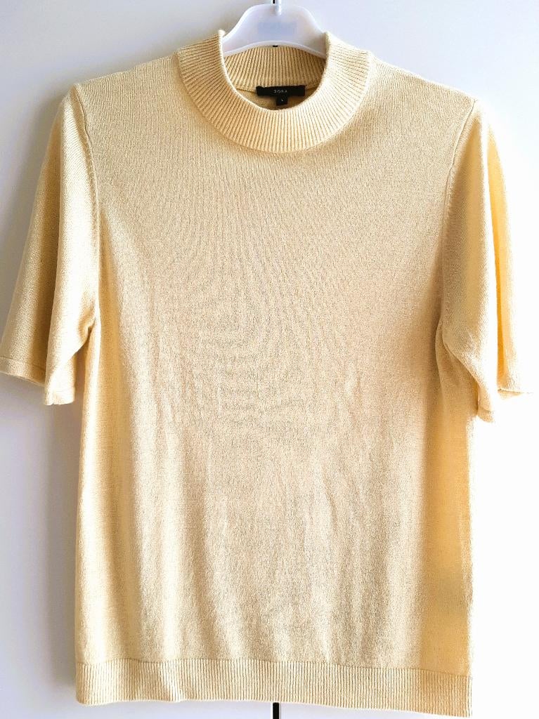 Te koop: Mooie gele blouse met glitter en korte mouwen, L., Kleding | Dames, T-shirts, Ophalen, Geel, Maat 42/44 (L), Zonder mouw