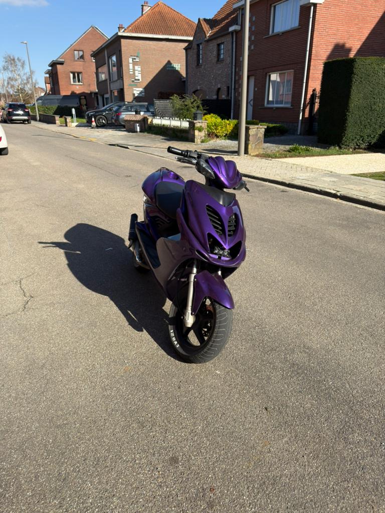 Yamaha Aerox B et léchange sont possibles sur un scooter 2T, Enlèvement, Comme neuf, Aerox