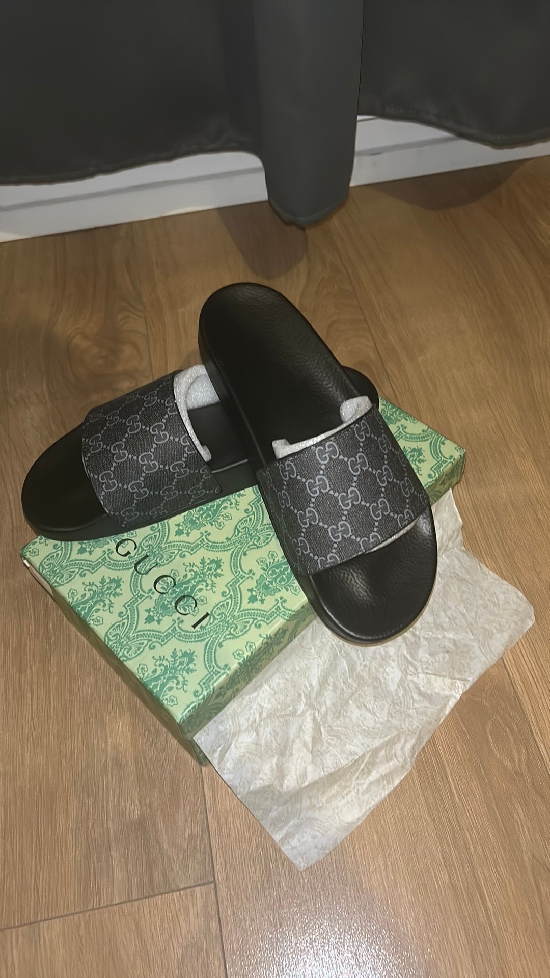 Gucci 1.1 teenslipper, Dieren en Toebehoren, Paarden en Pony's | Beschermers, Ophalen, Nieuw