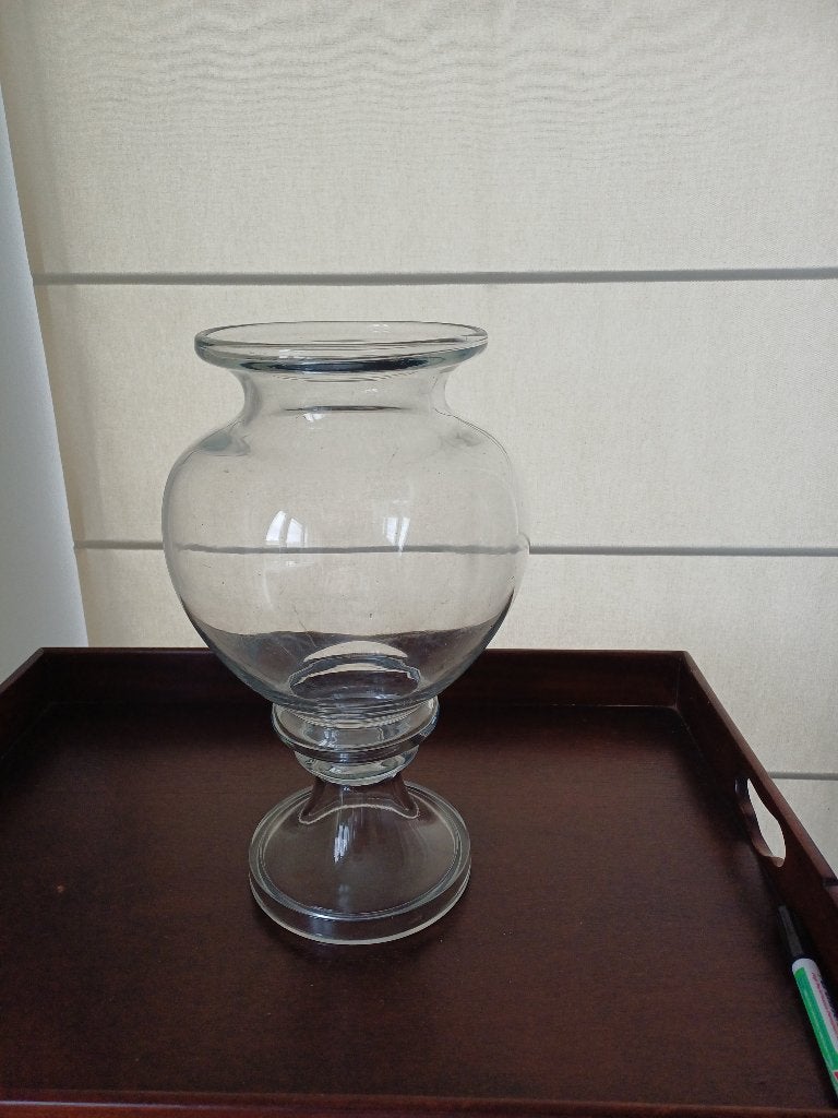 Grote zware glazen vaas op voet – 40 cm hoog, Ophalen, Zo goed als nieuw, Glas, Minder dan 50 cm