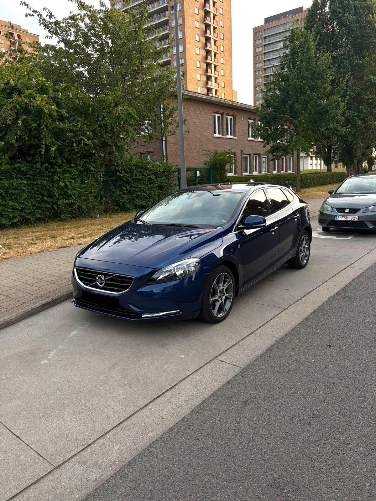 VOLVO V40 2016 T3 OceanRace 2.0 essence 152 ch homologuée, Achat, Euro 6, Boîte manuelle, Noir