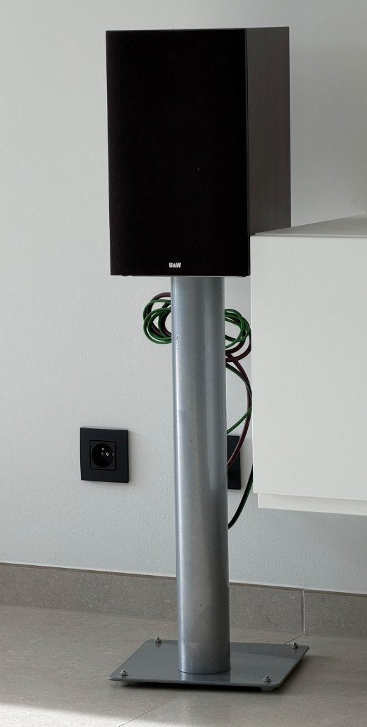 Bowers & Wilkins 685 incl. speakerstands, Ophalen, Stereo speakers, Zo goed als nieuw, 60 tot 120 watt