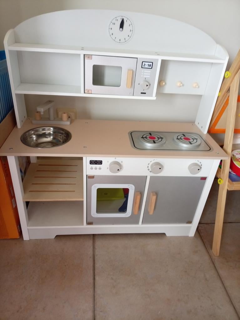 Speelgoed keuken, Ophalen