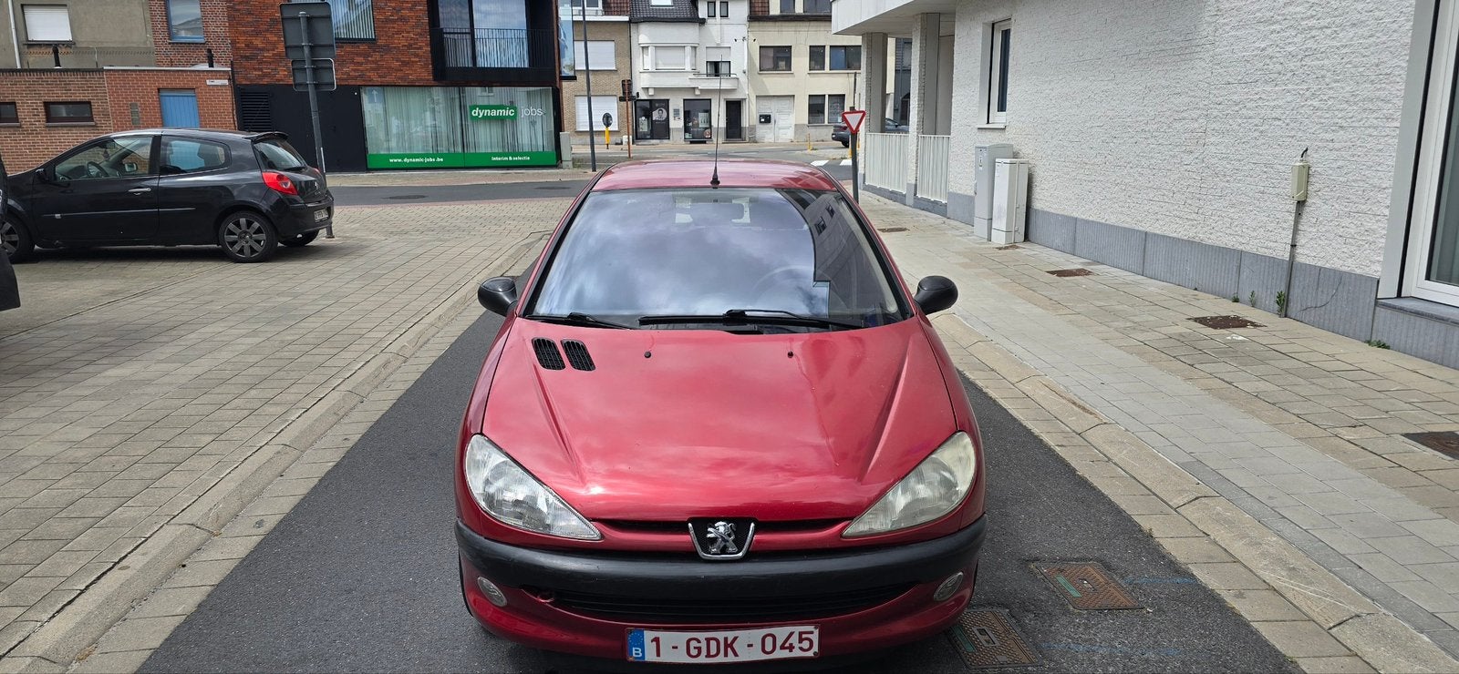 Peugeot 206 AUTOMAAT 120dkm AIRCO 2002bj BENZINE MET KEURING, Rouge, Bleu, 5 portes, https://public.car-pass.be/verify/3922-7365-9751