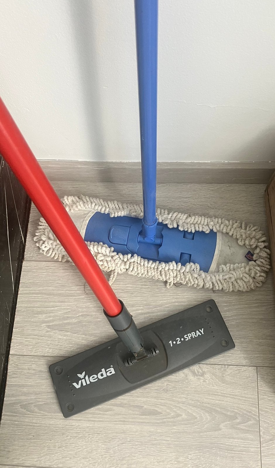 Vileda Spray et Balai à poussière, Huis en Inrichting, Schoonmaakartikelen, Ophalen, Mop of Dweil