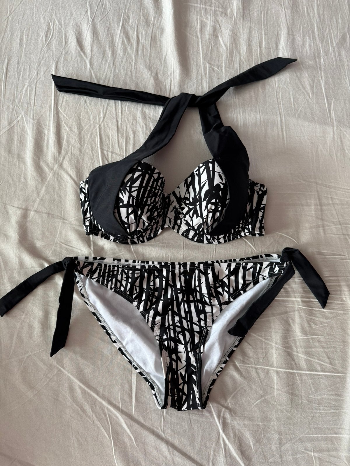 Halter bikini maat 38/75C, Kleding | Dames, Badmode en Zwemkleding, Ophalen of Verzenden, Zo goed als nieuw, Zwart, Bikini