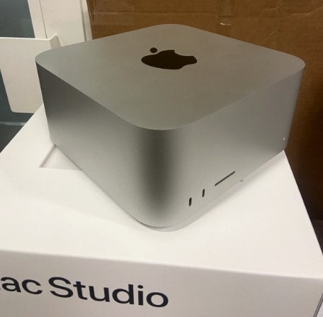 Mac Studio M3 ULTRA 512 - 2 To - 32/80 GPU, Computers en Software, Apple Desktops, Ophalen, 64 GB of meer, Overige modellen, SSD
