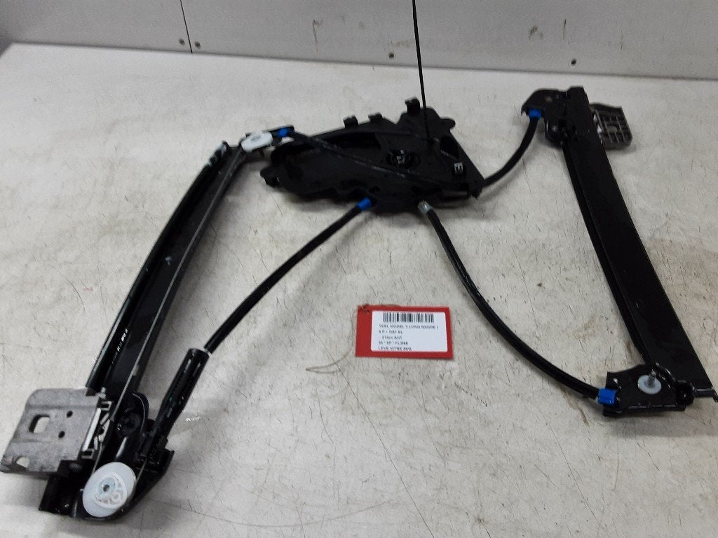 RAAMMECHANIEK LINKS VOOR Tesla Model 3 (01-2017/-), Gebruikt, Overige automerken, Mevr. I. Hauben, Rue de l'Espoir 34 34
4030  GRIVEGNÉE, BE