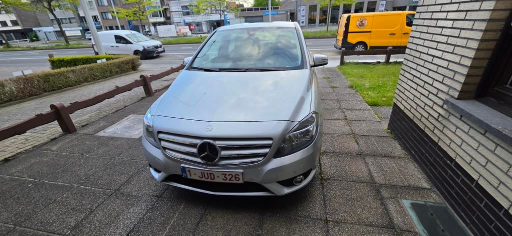Mercedes B Klasse 180 zeer weinig kms, Auto's, Particulier, Te koop