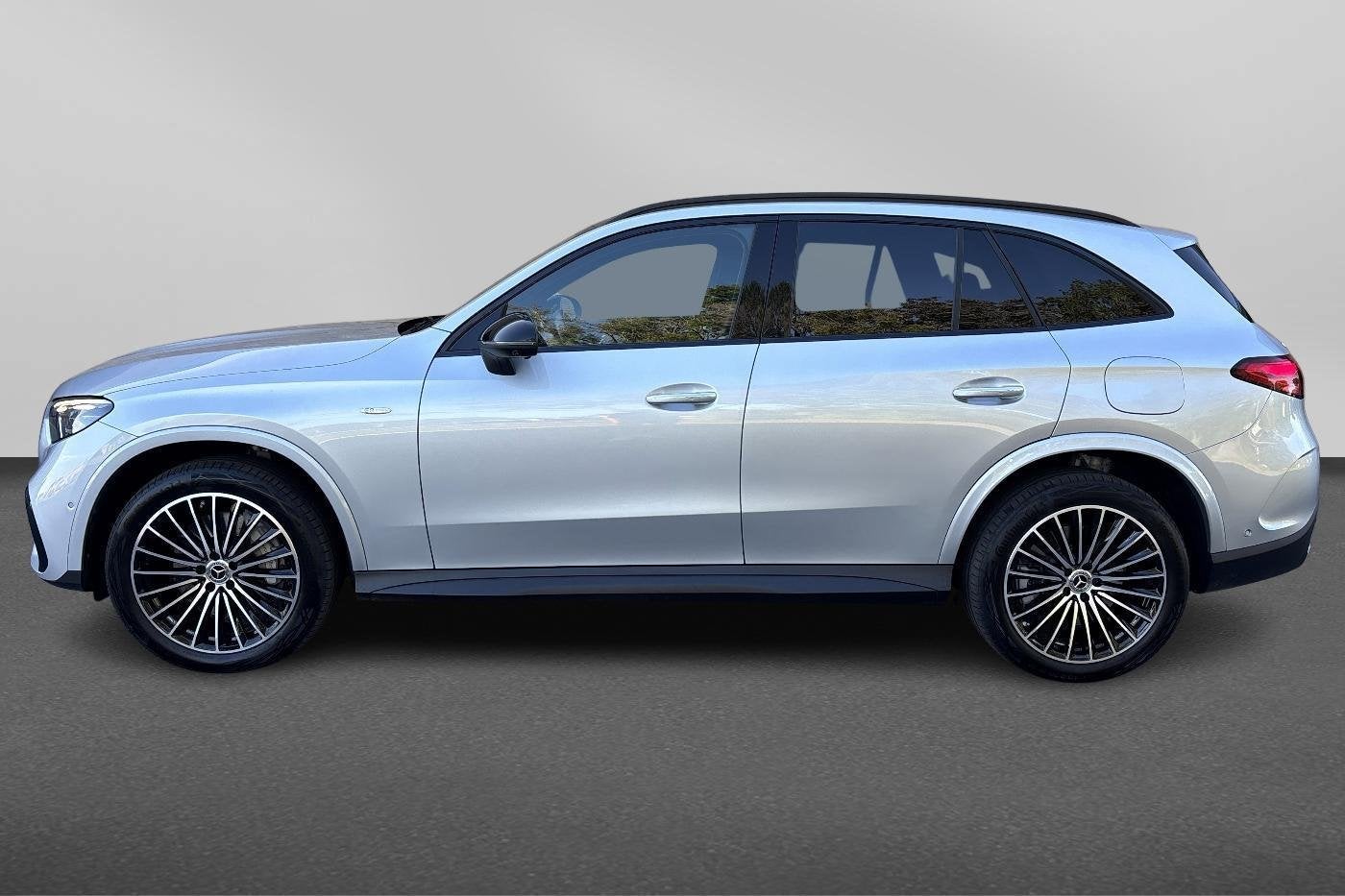 Mercedes-Benz GLC 300 de 4MATIC AMG Line, Auto's, Automaat, Dealer onderhouden, Stof, Gebruikt