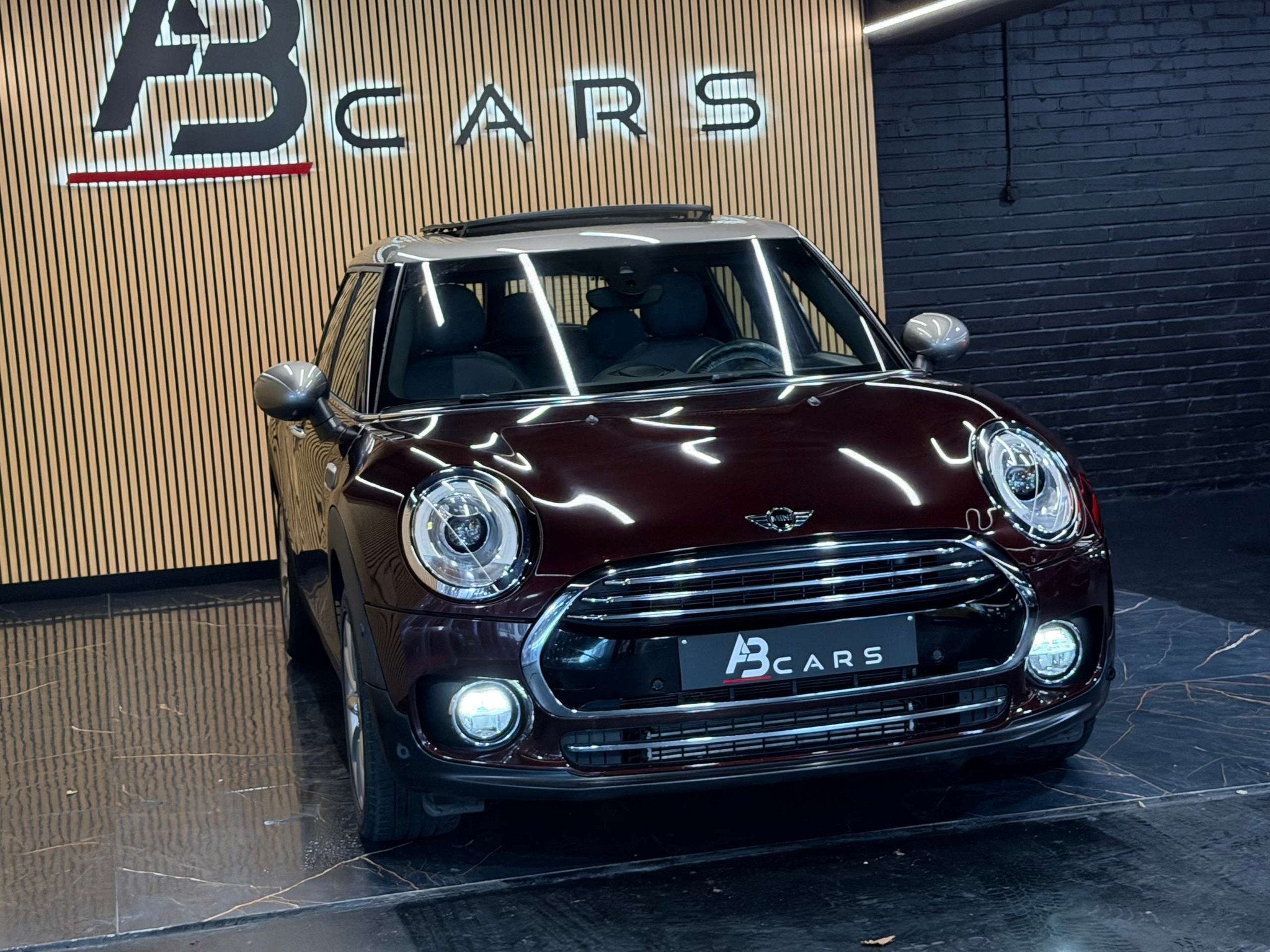 MINI Cooper Clubman 1.5IA *BOITE AUTOMATIQUE * GARANTIE 12 M, Auto's, 4 cilinders, Bruin, 136 pk, Leder