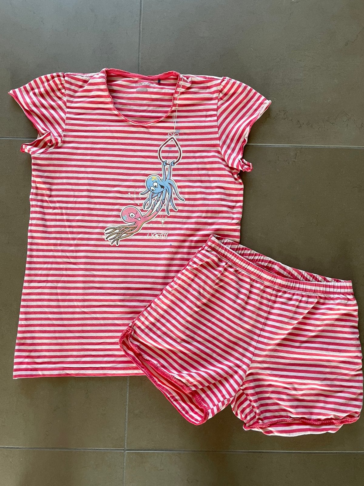 Woody pyjama, maat 164, degelijke staat!, Ophalen of Verzenden, Gebruikt, Meisje, Nacht- of Onderkleding
