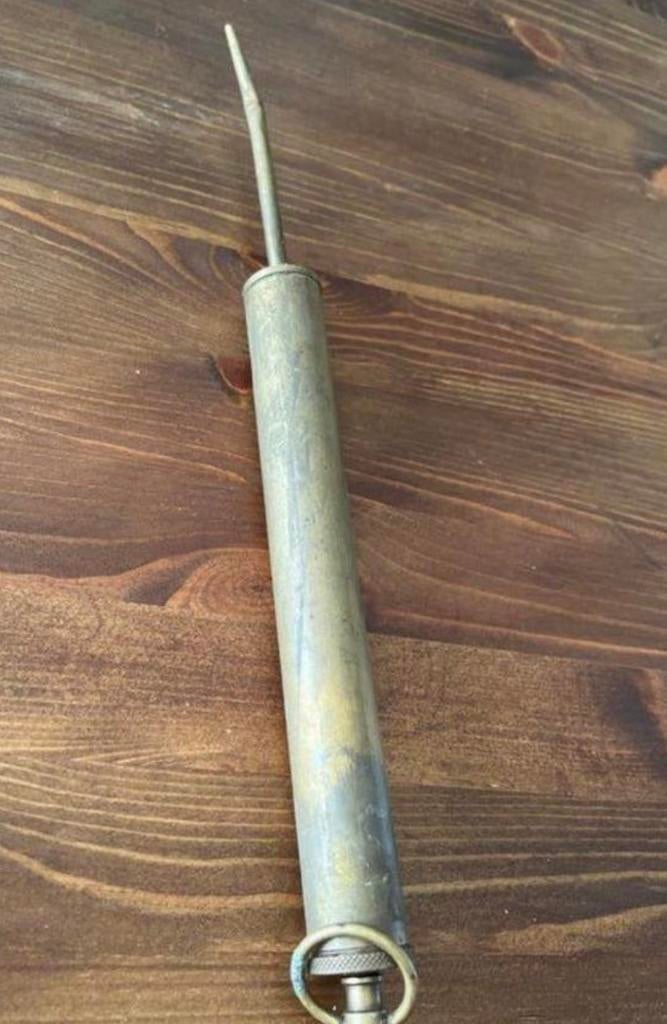 Ancienne pompe, seringue, Enlèvement ou Envoi