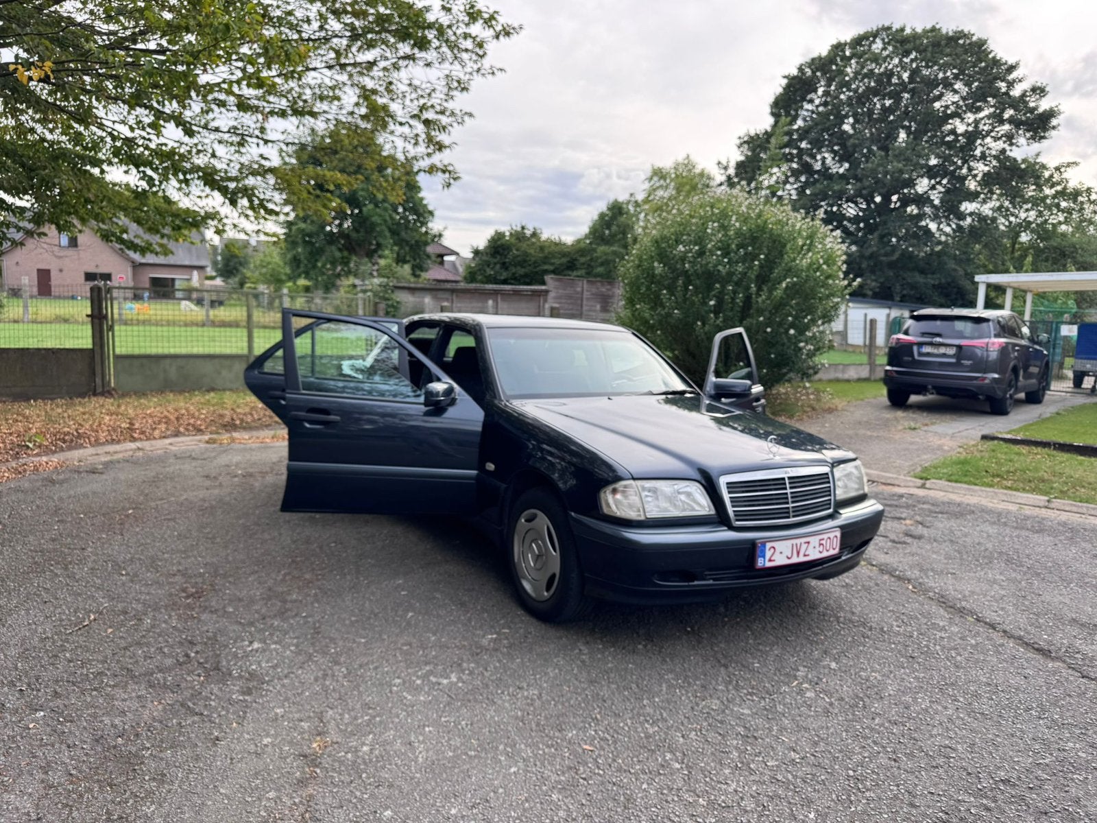 MERCEDES-BENZ C200-1999 EN PARFAIT ÉTAT, Achat, Boîte manuelle, Air conditionné, Particulier