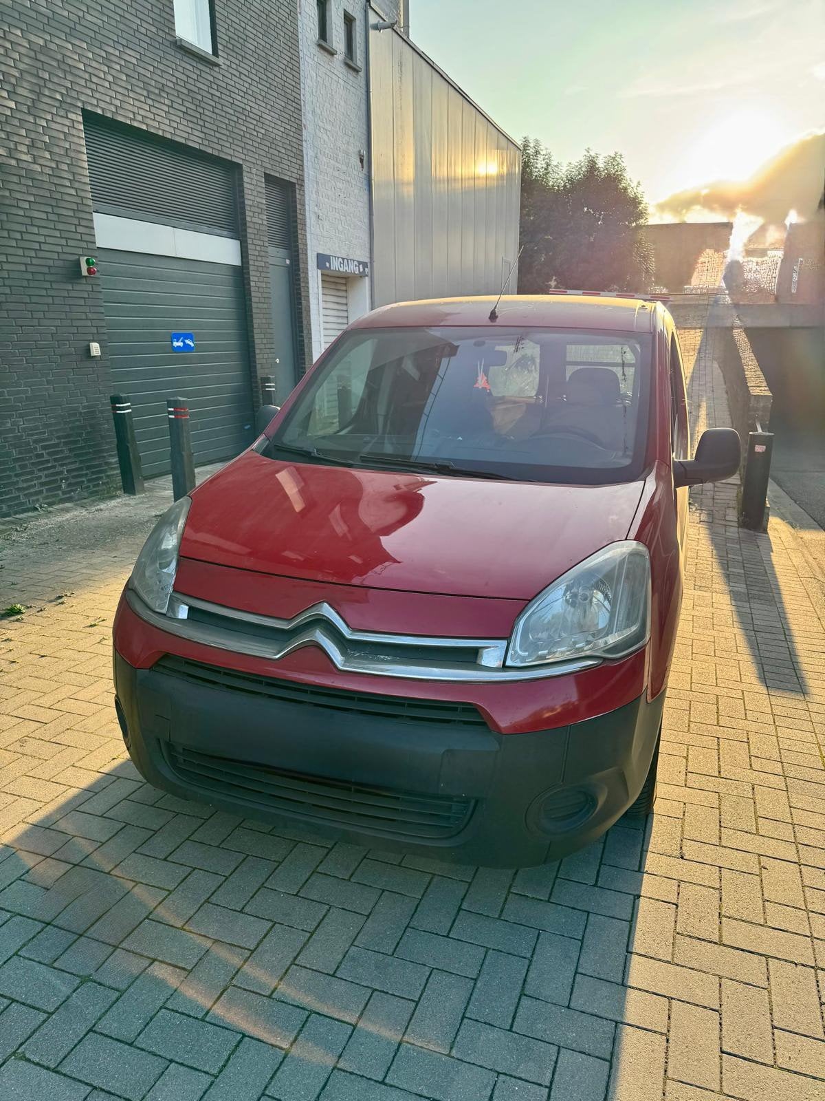 Citroën berlingo 1.6hdi  Euro5, Rouge, Euro 5, Achat, 2 places