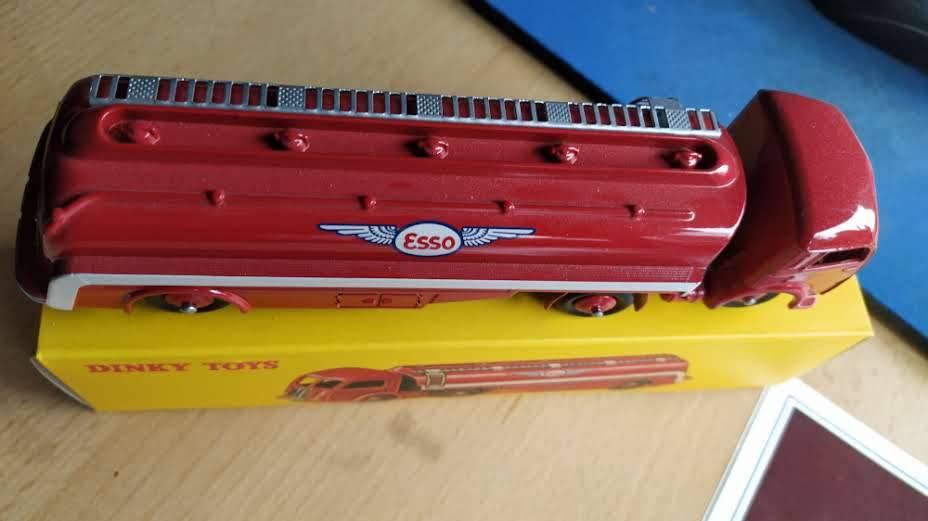 CAMION-CITERNE PANHARD N 32C À LA MENTHE ET EN BOÎTE, Enlèvement ou Envoi, Neuf, Bus ou Camion, Dinky Toys