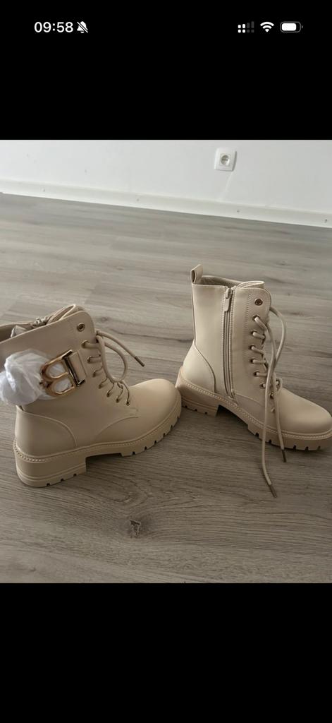 Laarsjes beige nieuw, Ophalen of Verzenden, Zo goed als nieuw, Beige