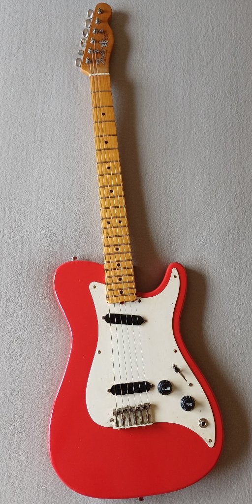 Fender US Bullet 1981 with Fender molded case, Musique & Instruments, Enlèvement, Comme neuf, Solid body, Fender