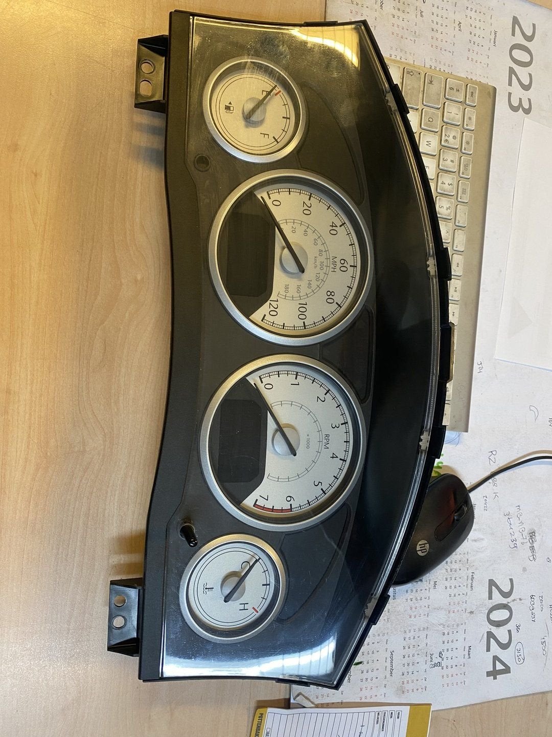 Chrysler Town & Country instrument cluster P05082777AH, Utilisé, -, -, Enlèvement ou Envoi