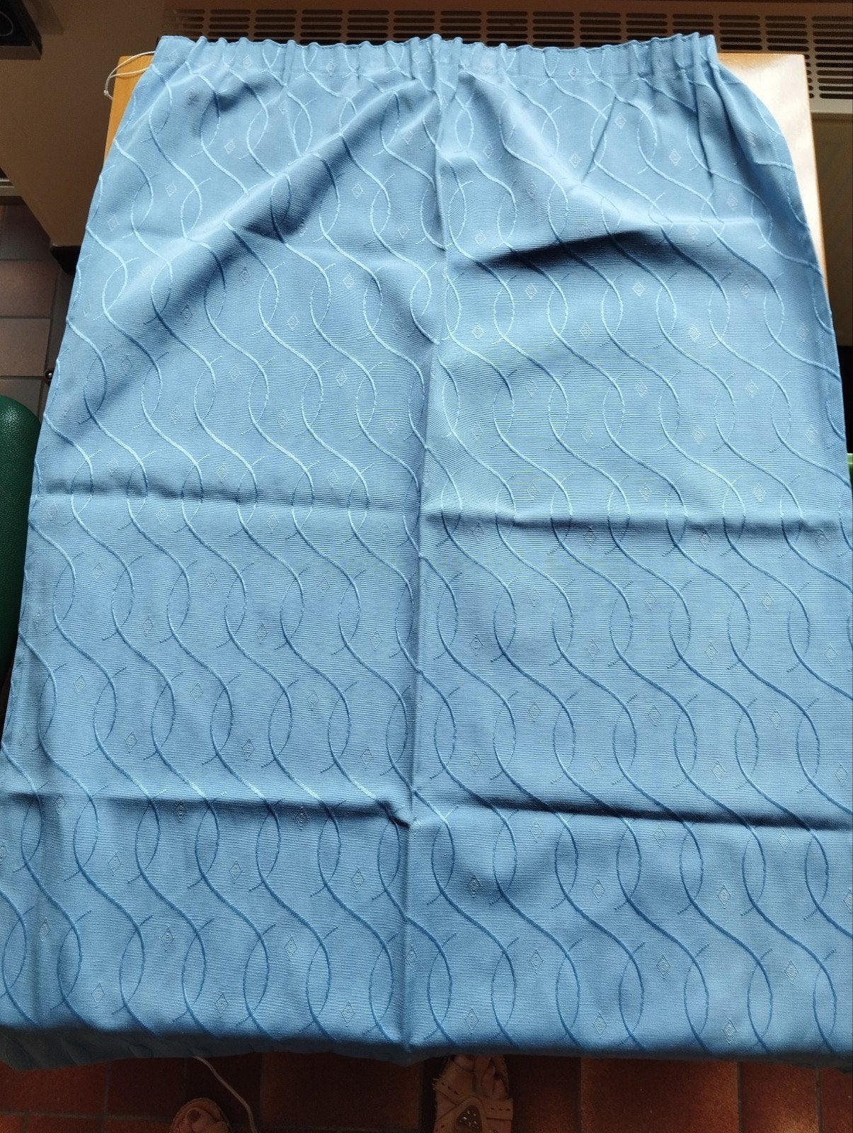 2 tentures bleues prêtes à poser. Impeccables, comme neuves, Double rideau, 65 cm, Enlèvement, Bleu