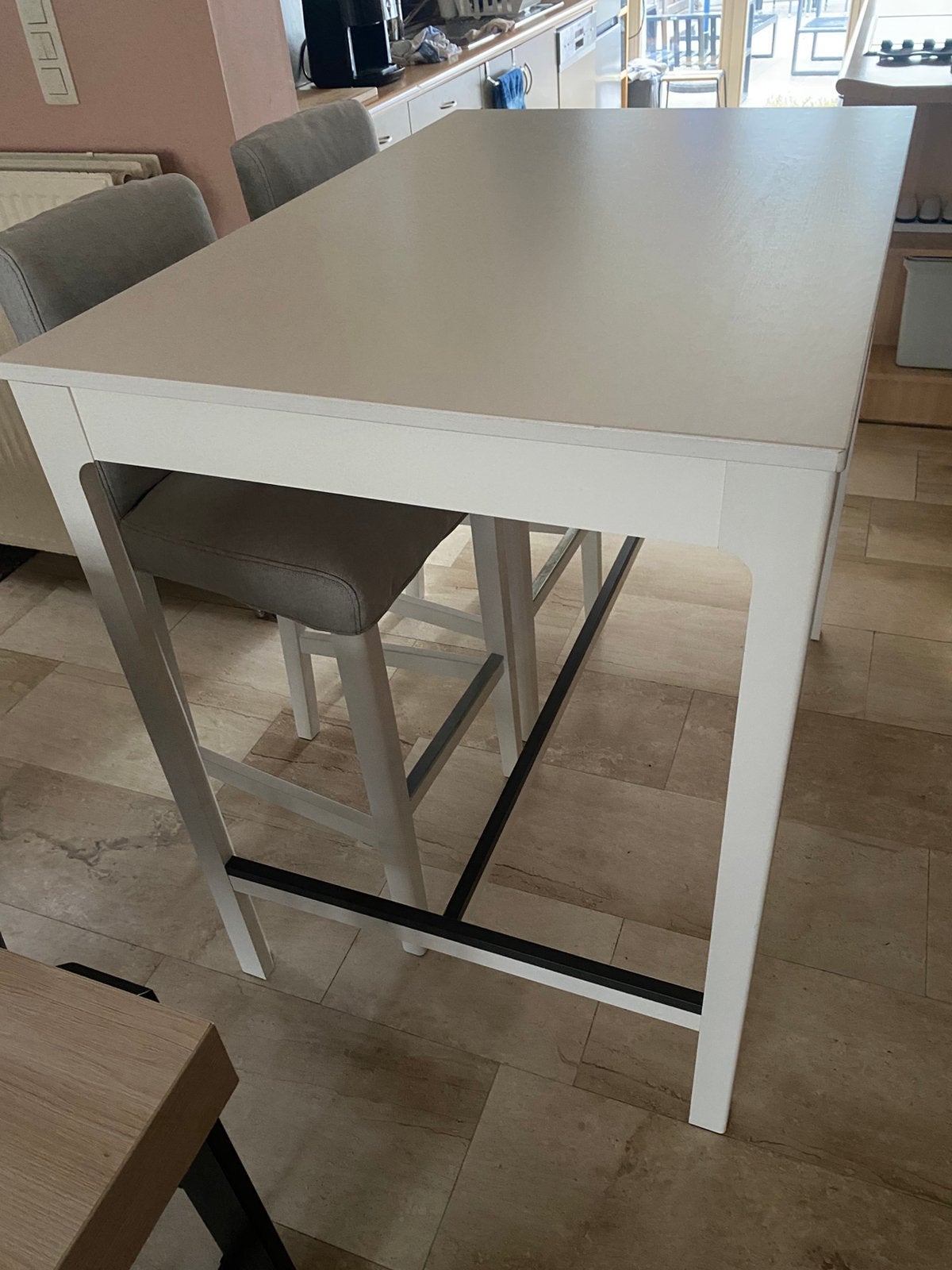 Ekedalen bartafel en 2 bergmund barkrukken, Ophalen, Zo goed als nieuw