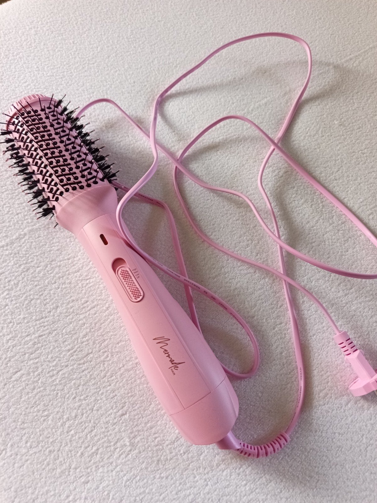 Sèche-cheveux avec brosse de la marque Mermade, Bijoux, Sacs & Beauté, Beauté | Soins des cheveux, Enlèvement ou Envoi, Sèche-cheveux