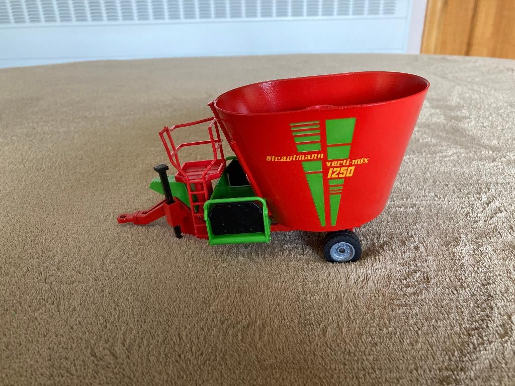 Siku Strautmann voermengwagen, schaal 1:32 vanaf 3 jaar, Ophalen of Verzenden, Zo goed als nieuw, Tractor of Landbouw, SIKU