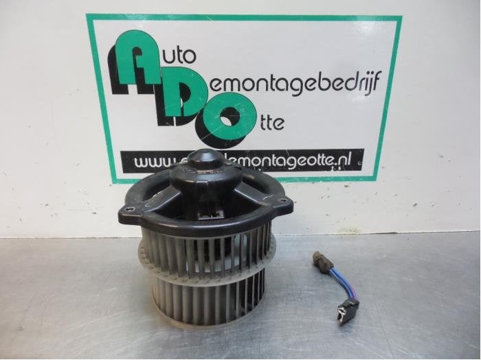 Moteur de ventilation chauffage d'un Toyota Yaris (Yaris 1 0, -, 3 mois de garantie, Toyota, Utilisé