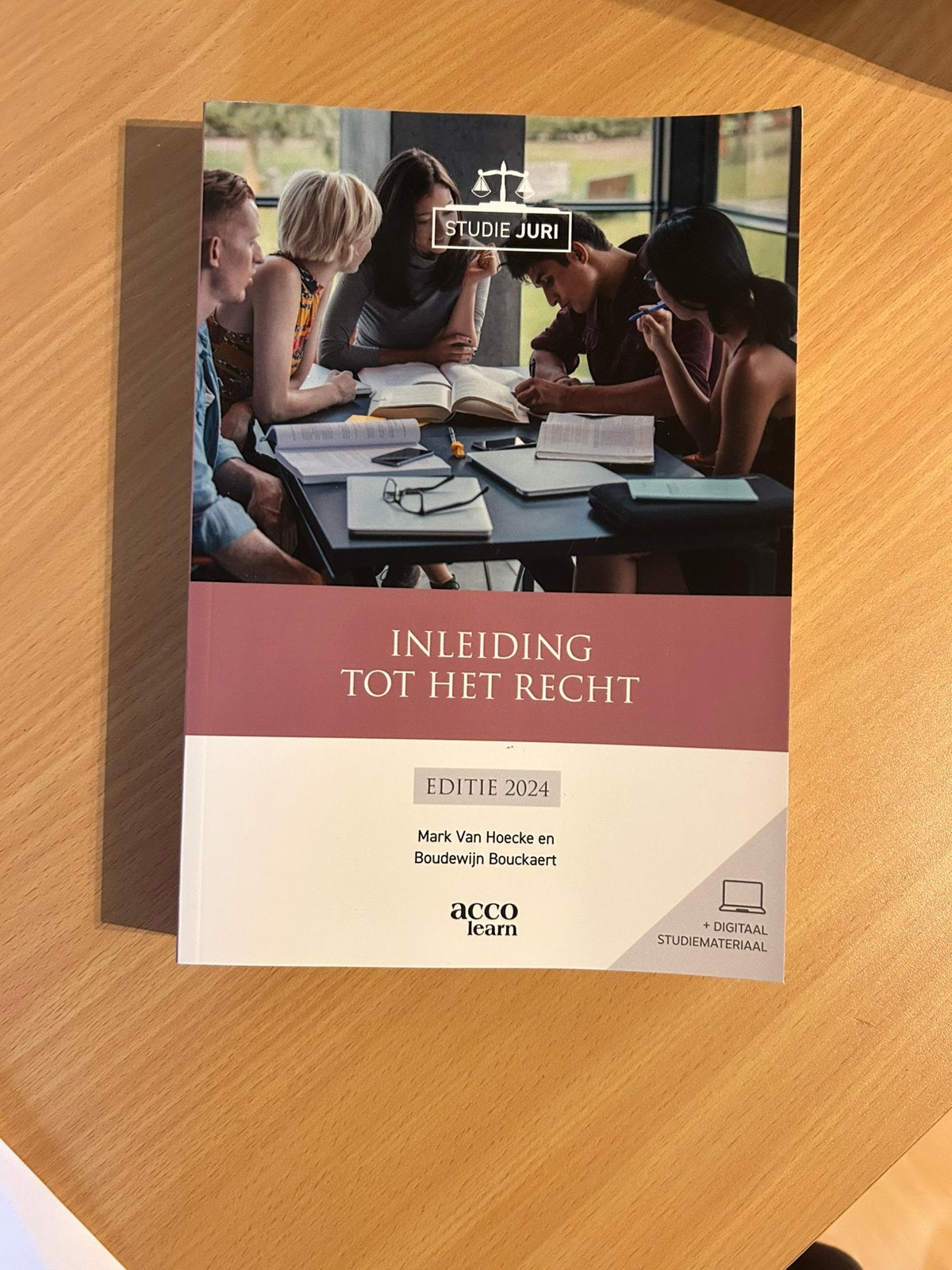 Inleiding tot recht, Enlèvement, Neuf, Enseignement supérieur professionnel