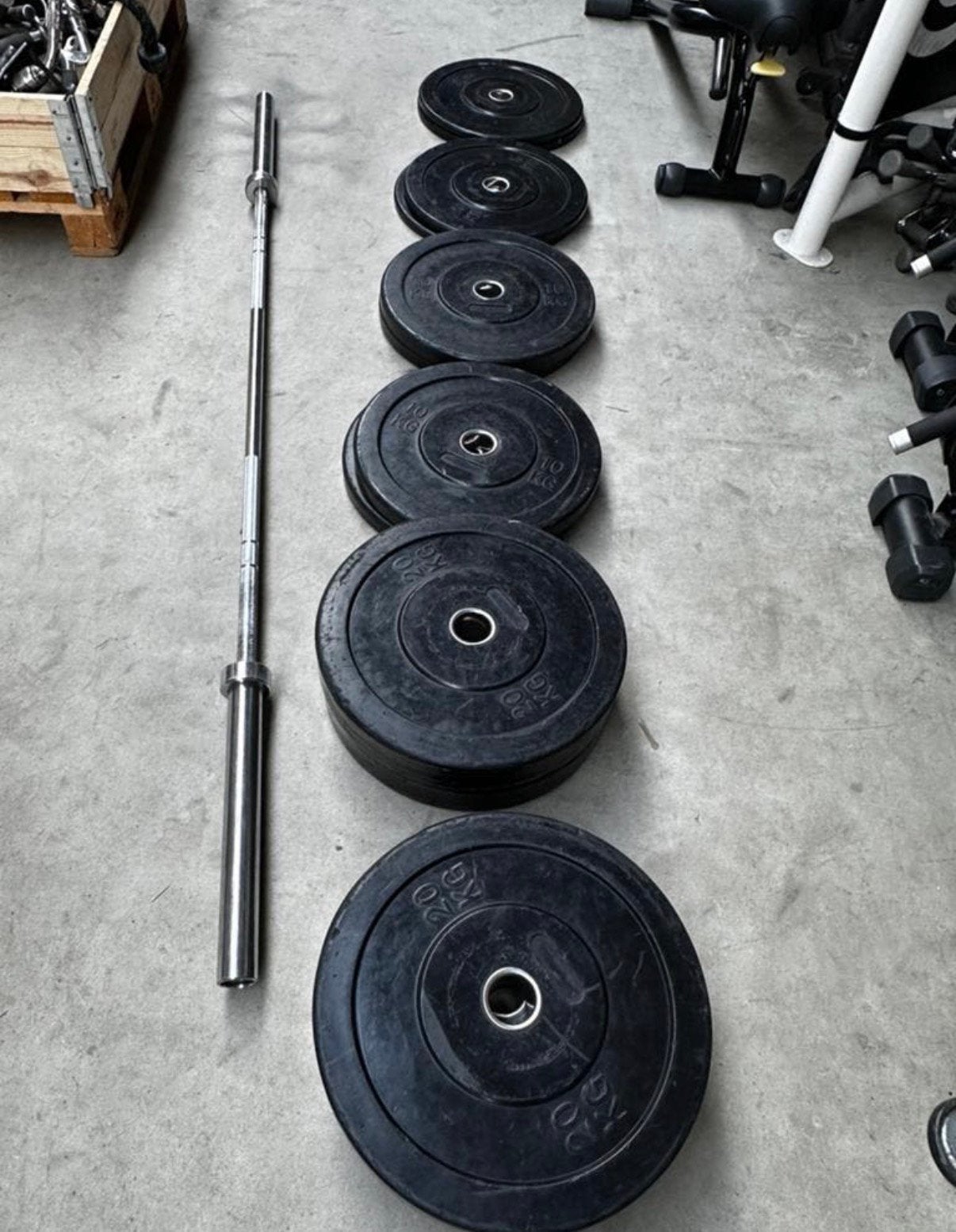 140kg Bumperplates + Olympische Barbell 220cm, Sport en Fitness, Fitnessmaterialen, Ophalen, Gebruikt, Halterschijven