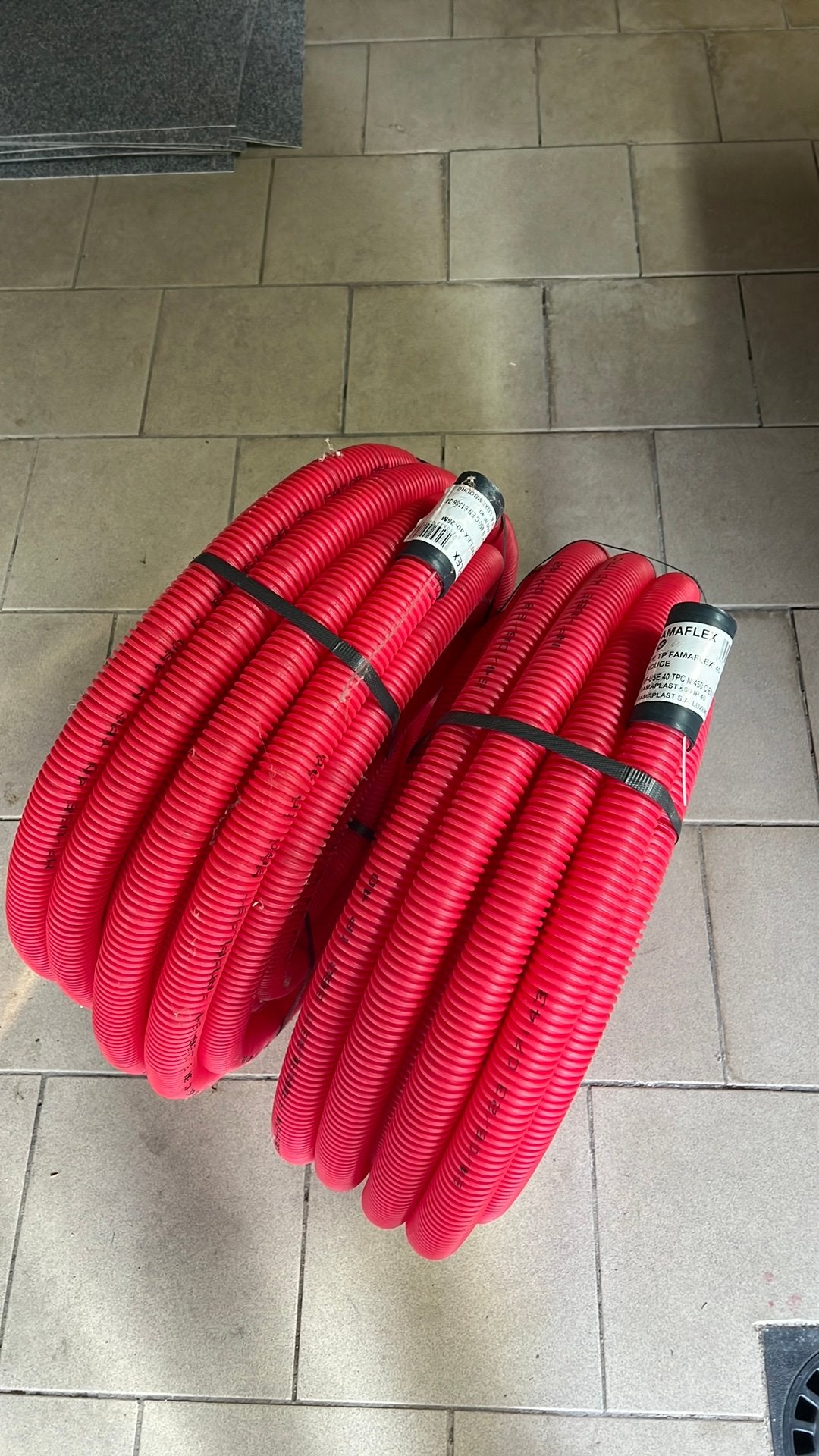 À VENDRE – Gaine électrique rouge PREFAMAFLEX Ø40 mm – 25 m, Enlèvement, Comme neuf