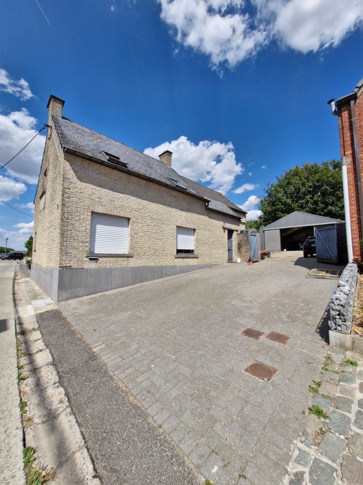 woning met grote loods en tuin te koop in St lievens houtem