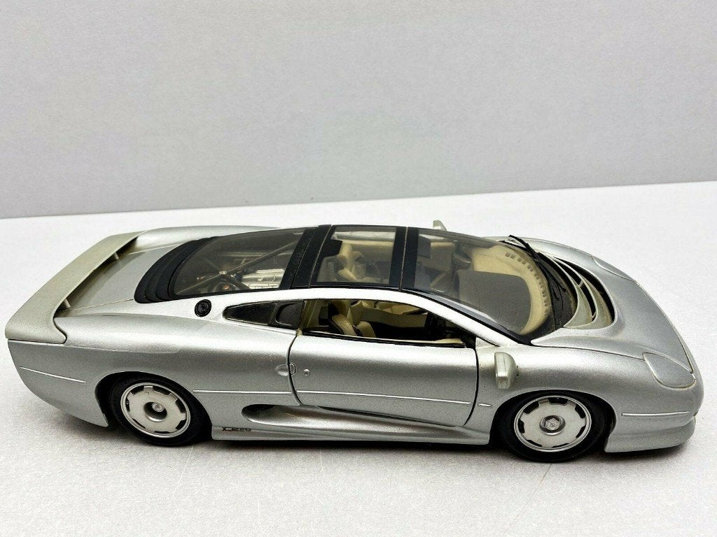 JAGUAR XJ220 Sport Car 1992 Silver 1/18 MAISTO Premium Neuve, Enlèvement ou Envoi, Neuf, Voiture, Maisto