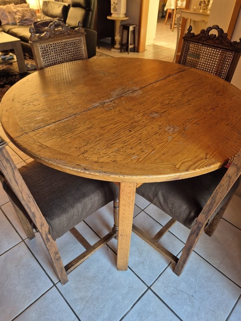 GRATIS ronde, uitschuifbare tafel + vier antieke stoelen, Antiek en Kunst, Ophalen