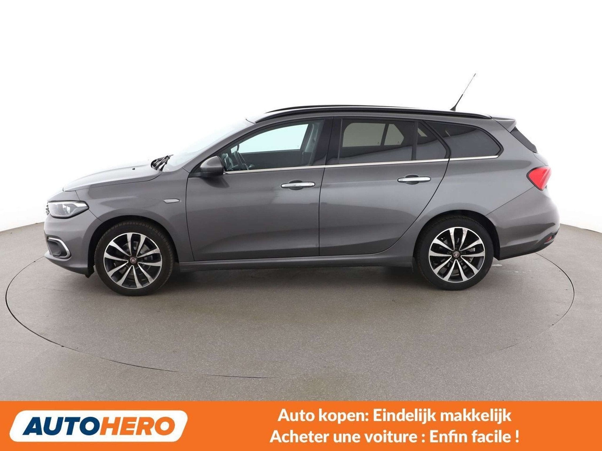Fiat Tipo 1.4 Turbo Lounge (année de construction 2017), Autos, Cuir, Argent ou Gris, 139 g/km, Boîte manuelle