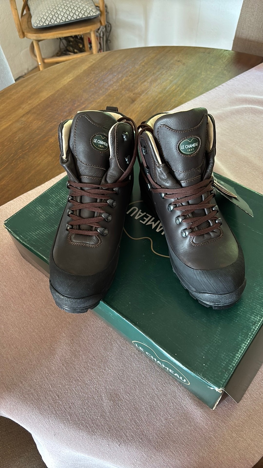 LE CHAMEAU chaussures de marche 42 brunes, Vêtements | Hommes, Chaussures, Enlèvement ou Envoi, Brun, Neuf, Chaussures de marche