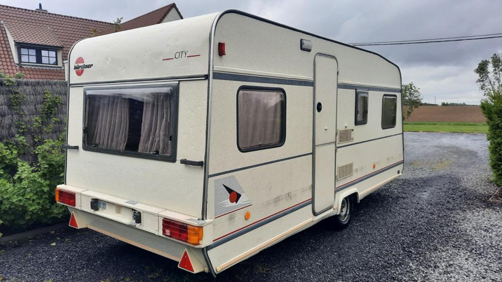 Caravan Bürstner City 4-5p, Caravans en Kamperen, Caravans, Particulier, tot en met 5, 750 - 1000 kg, Treinzit, Bürstner, 2 aparte bedden