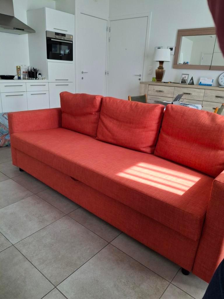Sofabed nieuwstaat, Enlèvement
