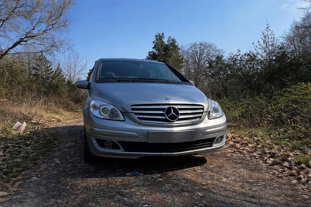 Mercedes-Benz B180 automatique, 160.000km, 3000€ marchand, Auto's, Mercedes-Benz, Zwart, Blauw, Leder, Parkeersensor