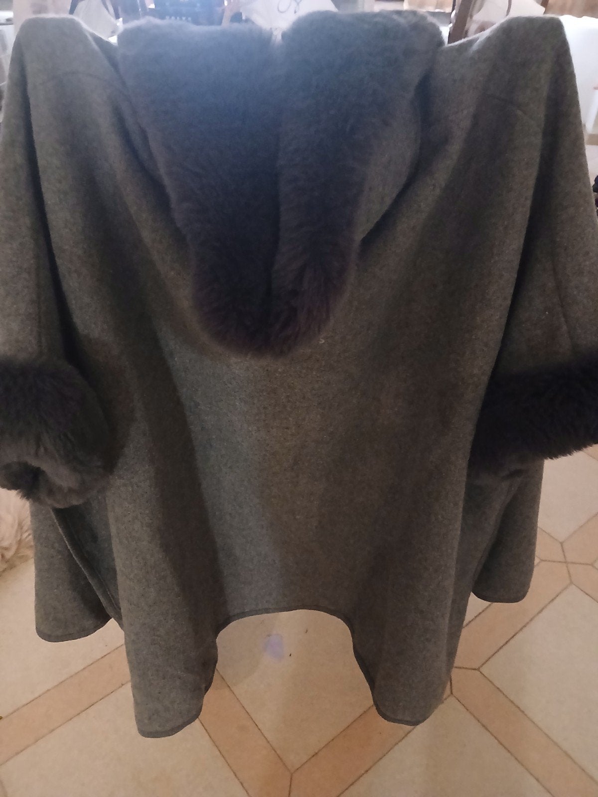 ponco, Kleding | Dames, Ophalen, Zo goed als nieuw, Grijs, Jas of Mantel