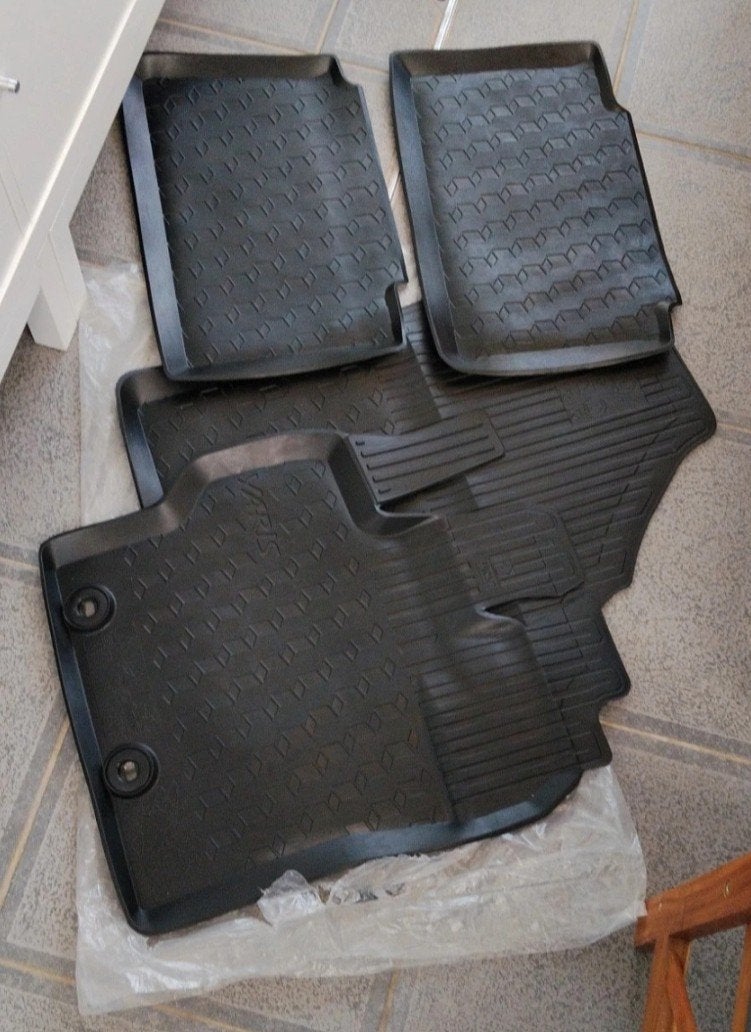 Toyota yaris set de tapis en caoutchouc, Auto diversen, Automatten, Ophalen of Verzenden