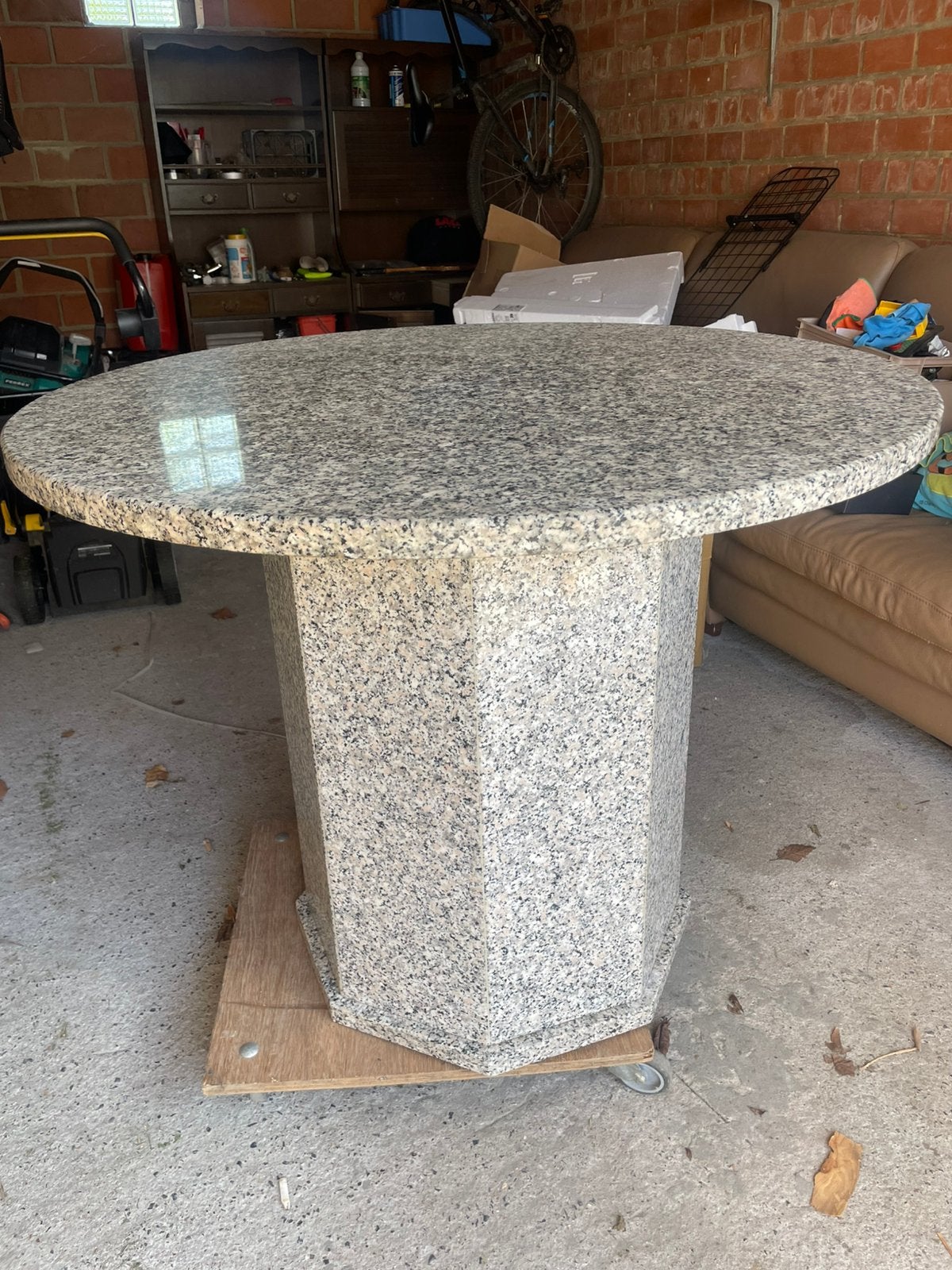 Table à manger ronde vintage en granit gris, Jardin & Terrasse, Tables de jardin, Utilisé, Rond, Autres matériaux, Enlèvement