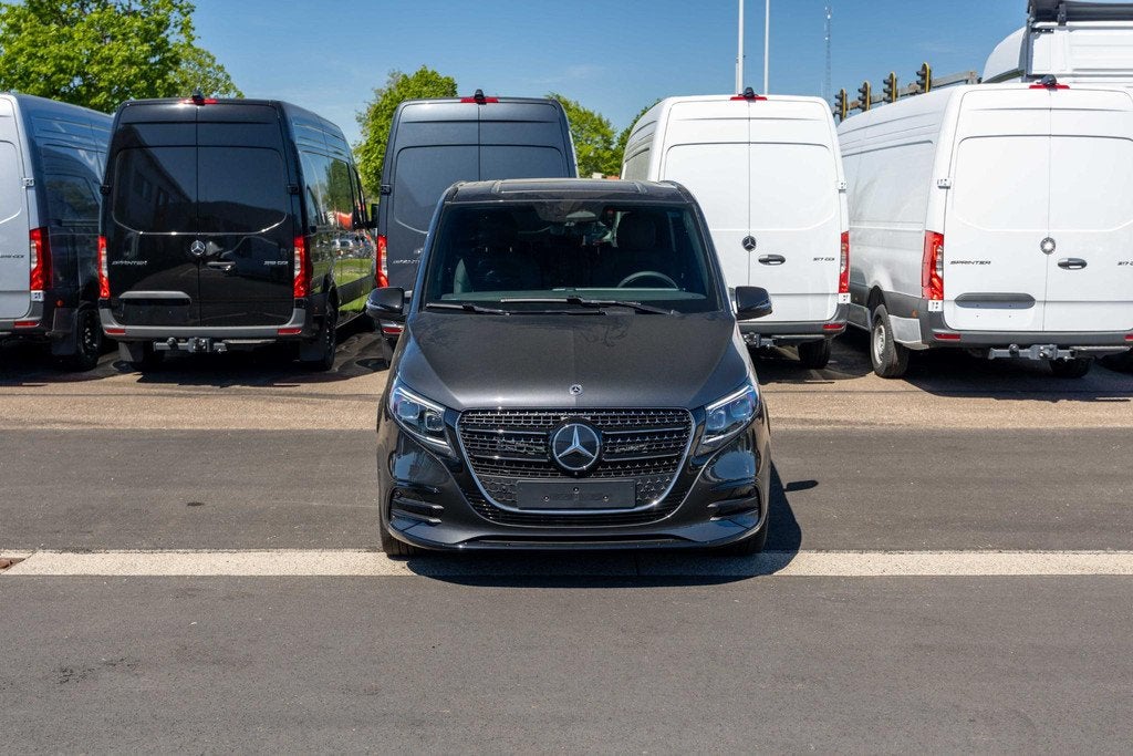 Mercedes-Benz V-klasse V 300 d L2 Exclusive dubbele cabine G, Auto's, Automaat, Zwart, 4 cilinders, Emergency brake assist