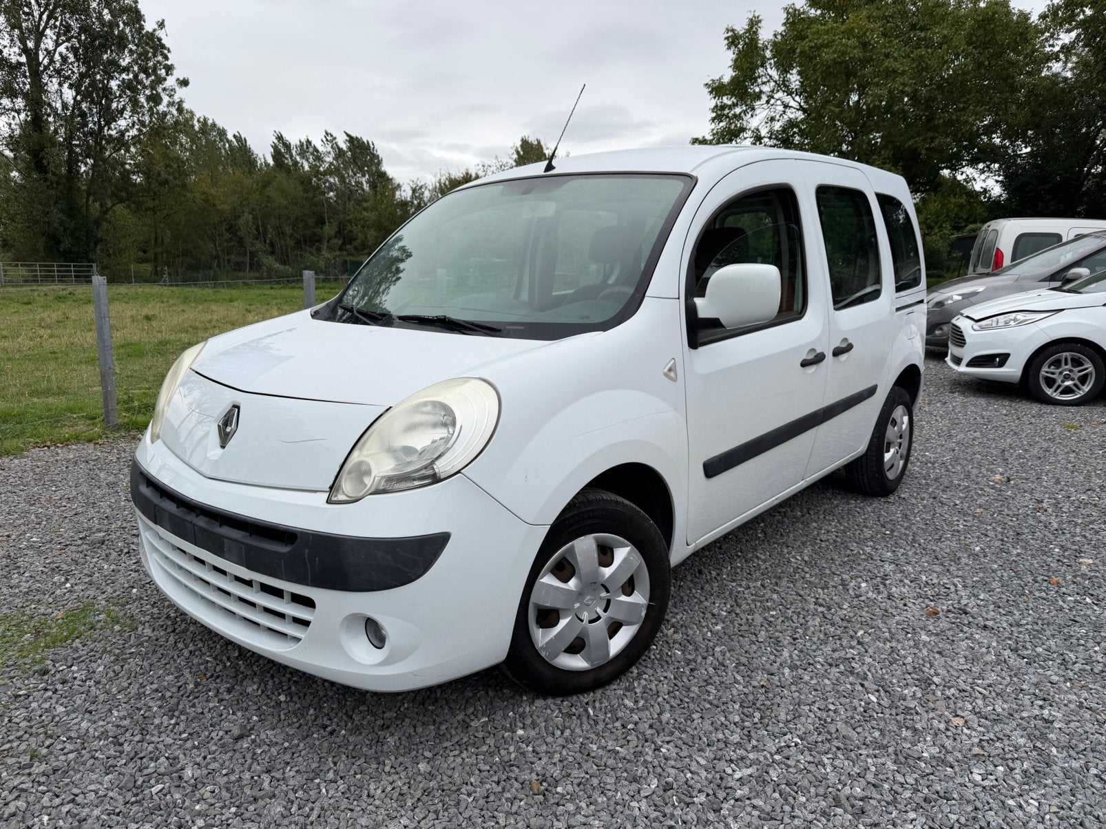 Renault kangoo 1.5 dci 224.000 km loopt en rijdt goed, Auto's, Elektrische ramen, Bedrijf, Euro 4, Te koop