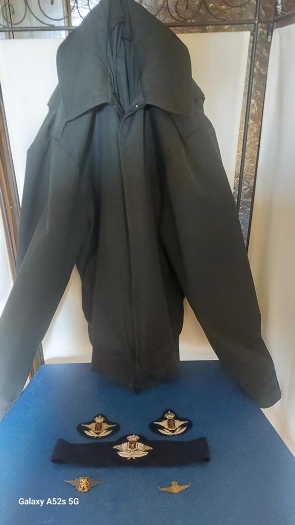 Piloten jacket en insignes., Verzamelen, Ophalen of Verzenden, Luchtmacht, Embleem of Badge