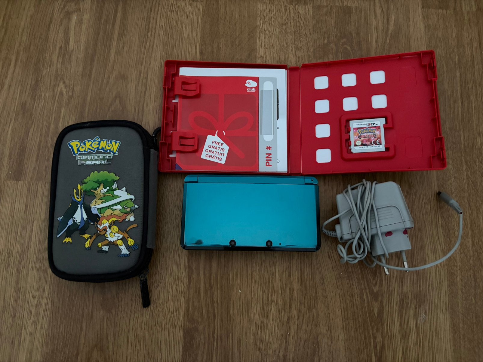 Nintendo 3 ds + pokemon omega red ruby, Games en Spelcomputers, Ophalen, Zo goed als nieuw, 3DS