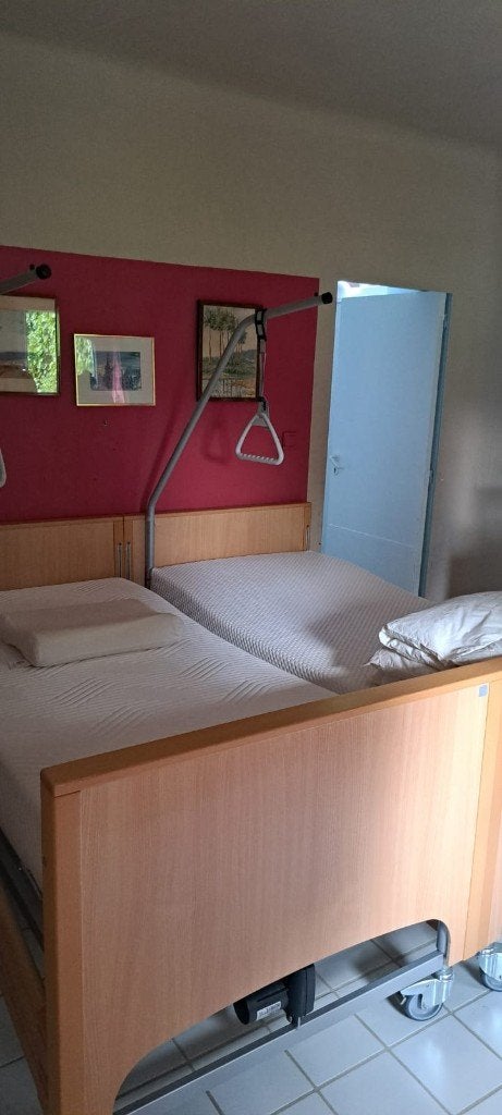 Lit médicalisé, Maison & Meubles, Chambre à coucher | Lits, 90 cm, Beige, Enlèvement, Bois
