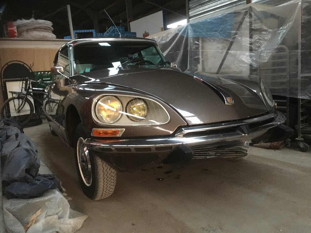 Citroën DS 23 carburator., Auto's, Citroën, Particulier, DS, Benzine, Berline, 5 deurs, Handgeschakeld, Bruin, Voorwielaandrijving
