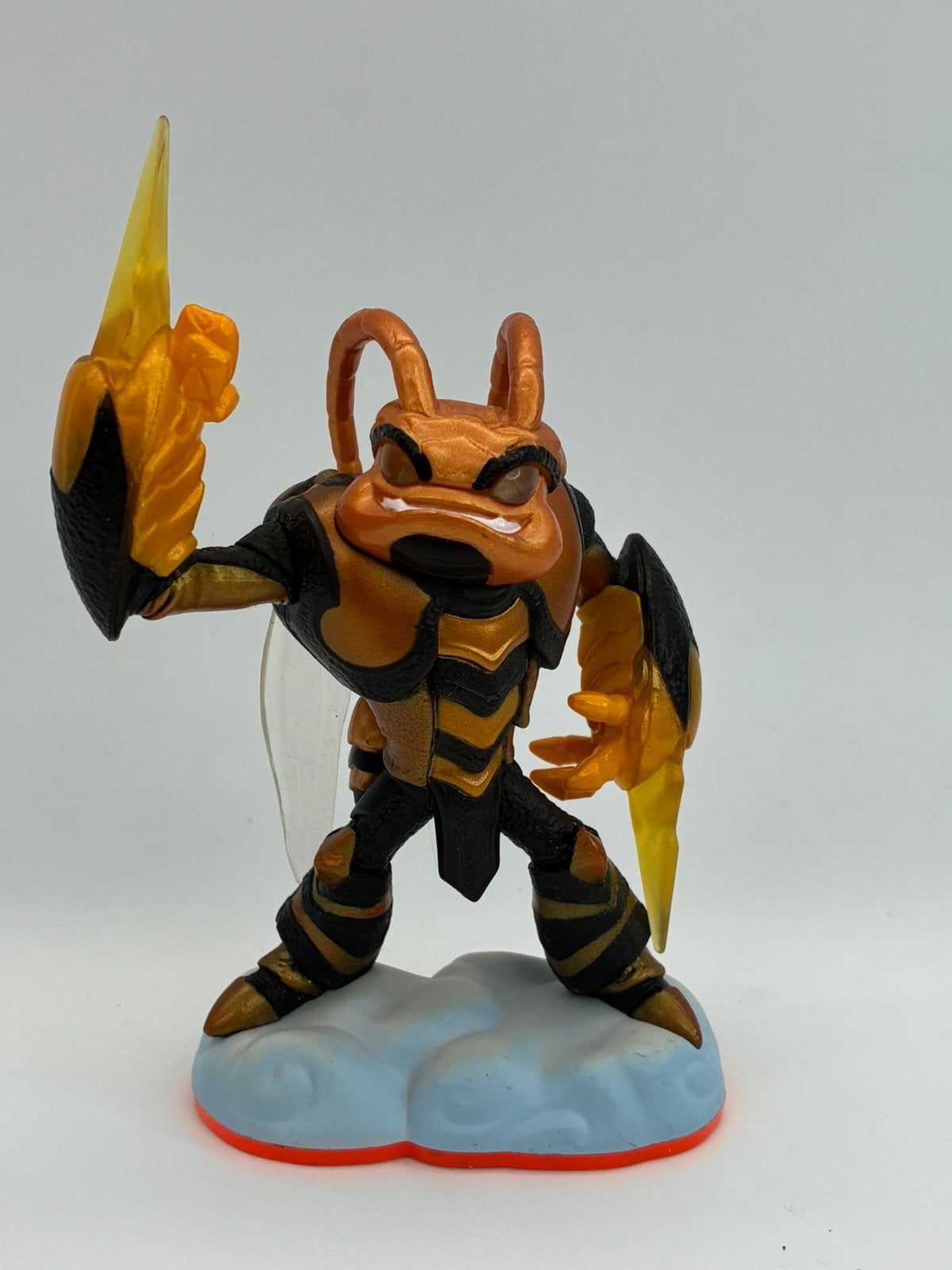 L'essaim de Skylanders Giants endommagé, Envoi, Comme neuf